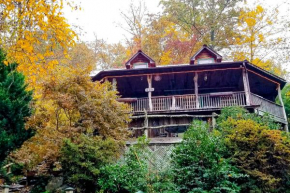 Glass Mountain Treehouse
